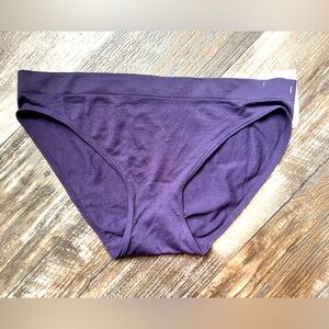 NWT Dark Violet Seamless Bikini Style Panty by Attributes Brand • sz Large
